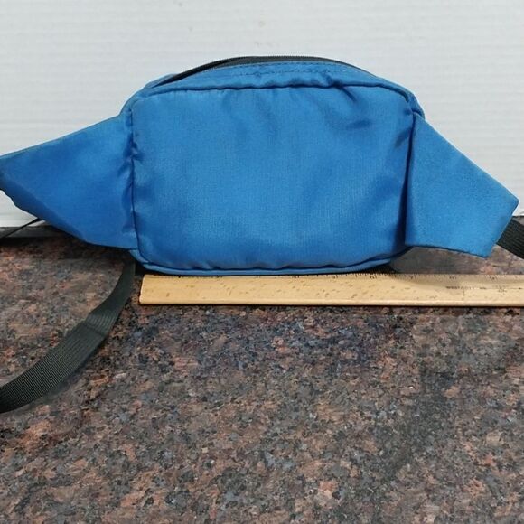 Eagle Creek Fanny/Crossbody Bag. - Picture 3 of 7